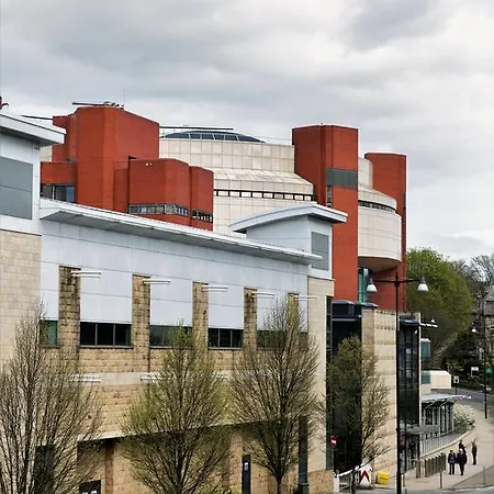 Spa Apartments 公寓 *